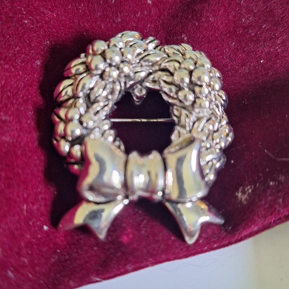 Brooch  wreath Christmas